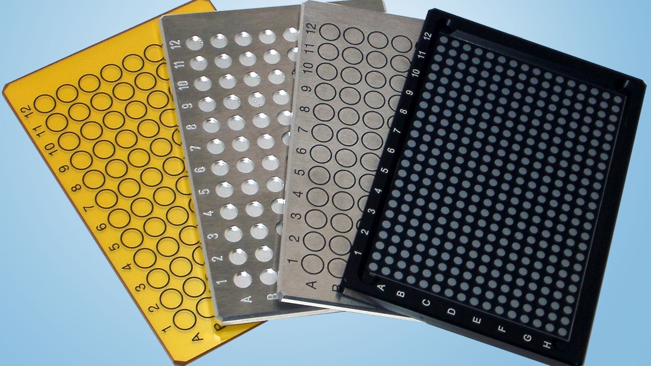Diferentes tipos de microplacões reutilizáveis e fáceis de limpar podem ser usados no HTS-XT.