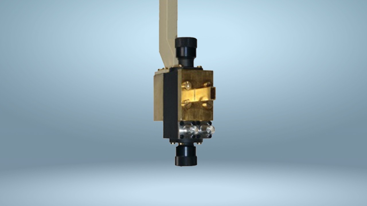 optical transmission resonator