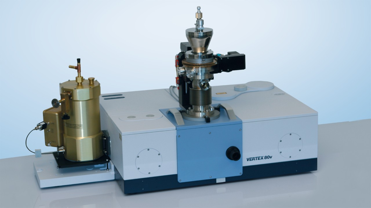 VERTEX 80v vacuum spectrometer for measurement of impurities in semiconductors.
