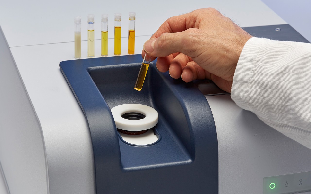 Edible Oil Analysis with FT-NIR Spectroscopy 