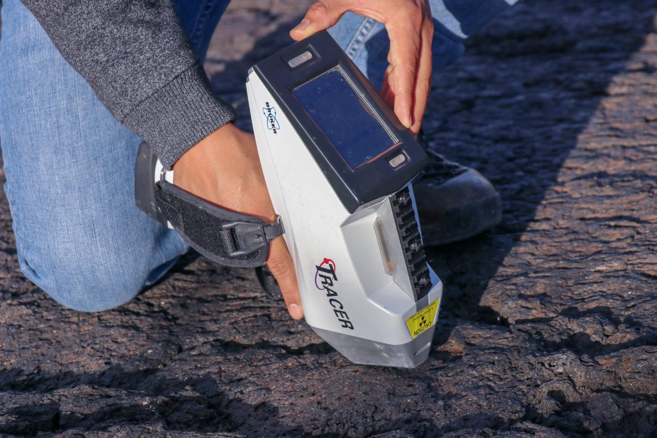 Testing the limitation of direct rock measurements with pXRF at an analog site for both moon and long-runout lava flows on Mars in New Mexico.