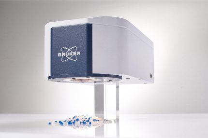The BEAM single-point FT-NIR process analyzer allows for a rapid analysis of solid samples in process environments with maximum precision & long-term stability.