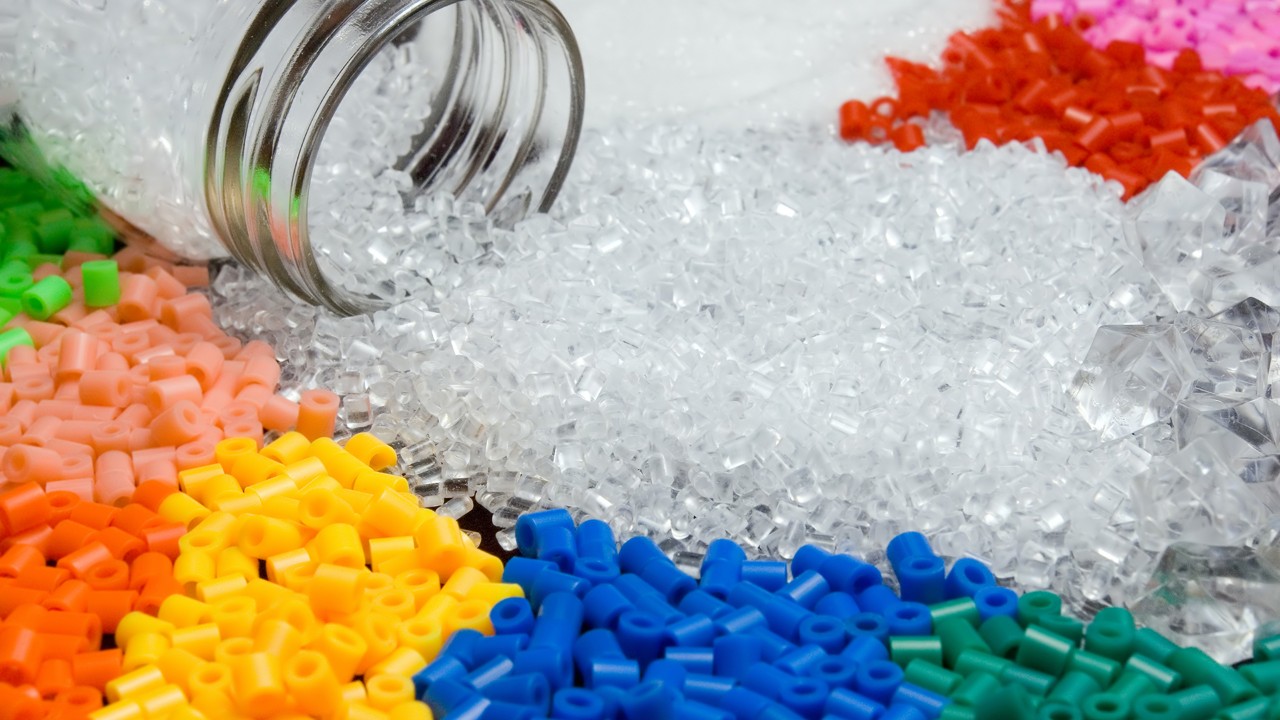Plastic pellets coloured