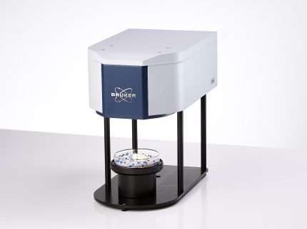 BEAM FT-NIR Sprocess Spectrometer measuring a sample in a petri dish
