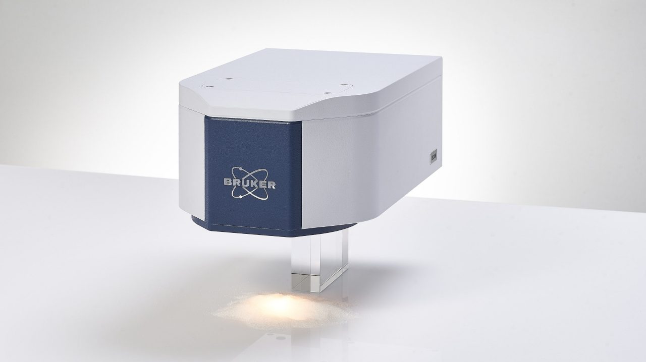 BEAM FT-NIR Sprocess Spectrometer measuring a white substance