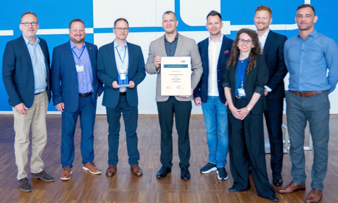 Fratelli Gilardi SA receiving Bruker BioSpin Best Supplier Award 2023