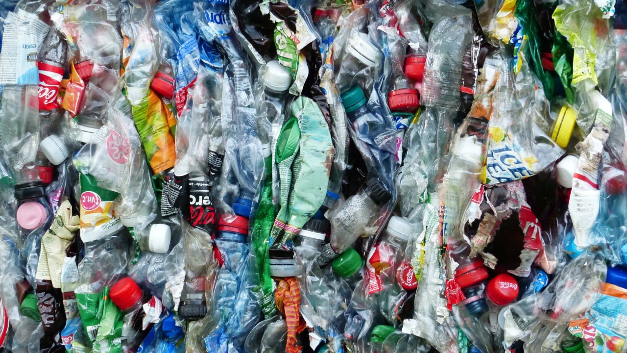 Recyclage des polymères et des plastiques Bruker