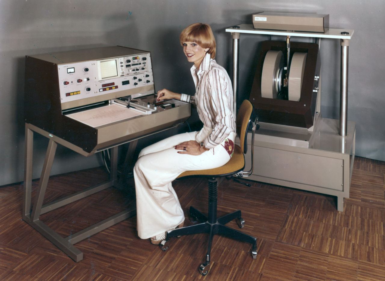 ER200 Spectrometer, 1978
