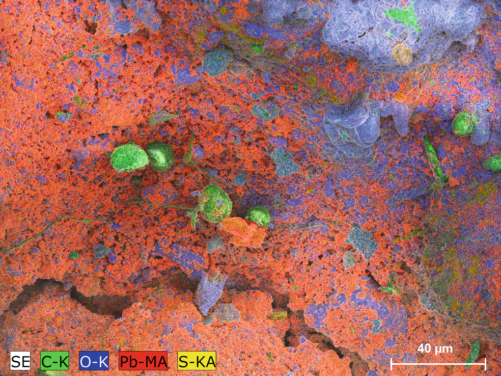 隕石標本中の空洞内の高い鉛含有量を示す元素分布図