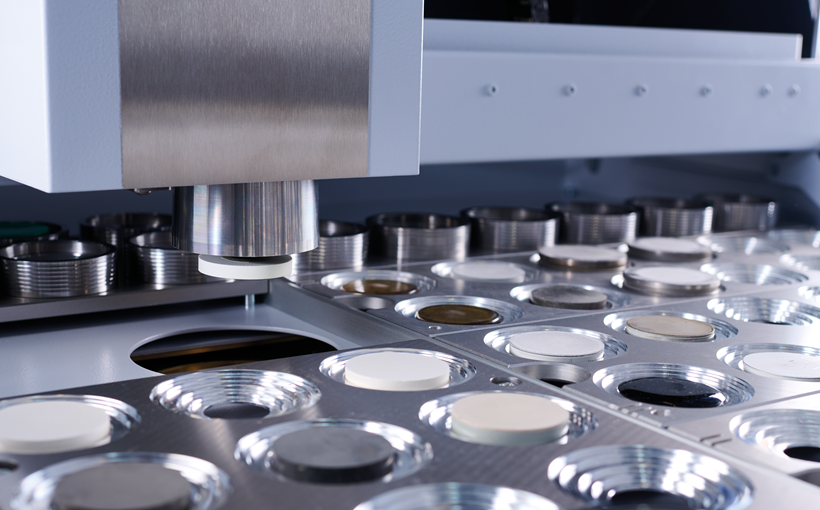 Image showing camera visual of samples loaded in the S8 TIGER. The dimensions and labeling of each sample is being read and displayed via AI. 