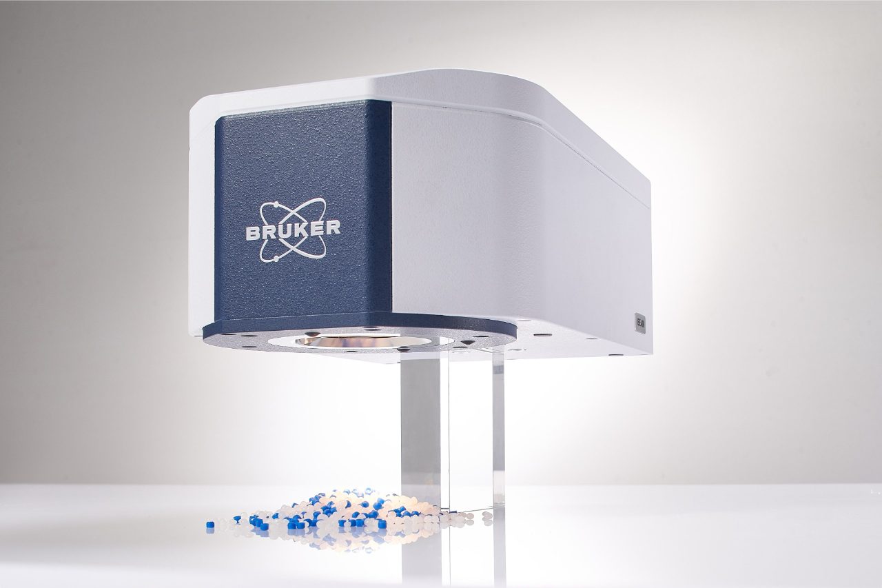 The BEAM single-point FT-NIR process analyzer allows for a rapid analysis of solid samples in process environments with maximum precision & long-term stability.