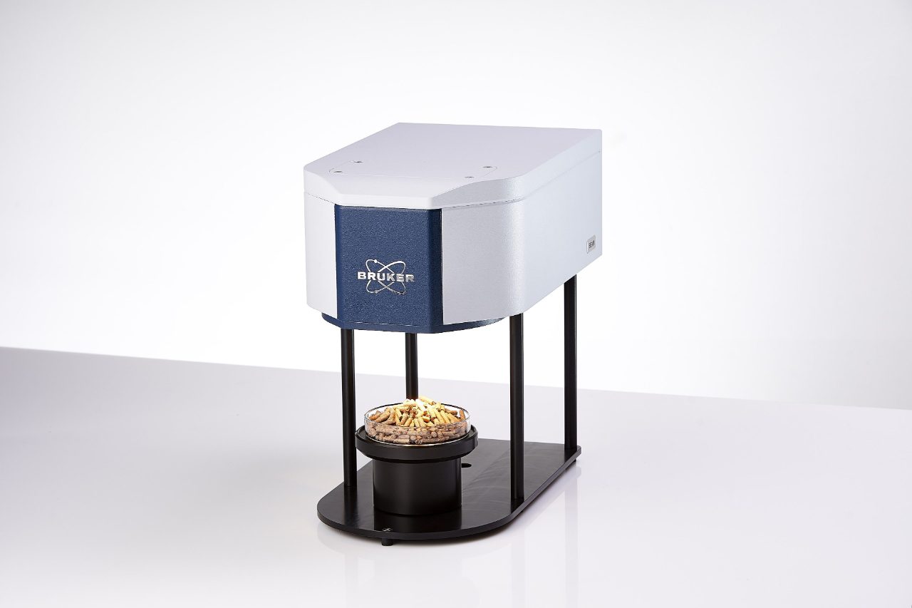 The broad application range of the BEAM process spectrometer includes the chemical, pharma, polymer and food as well as the feed industry.