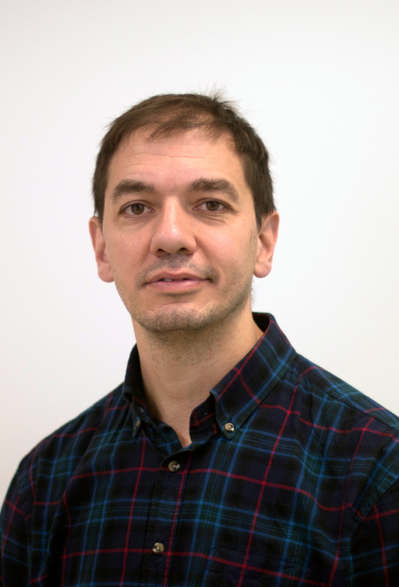 Zhong Qiding, Ph.D., professor-level senior engineer