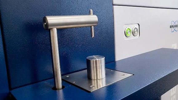 Q8 MAGELLAN 火花支架